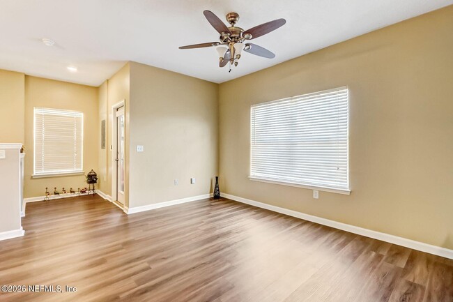 Building Photo - 9762 Summer Grove Way S