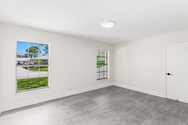 Building Photo - 551 Covered Bridge Blvd