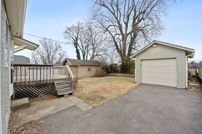 Building Photo - HYDE PARK -Move In This Week, Get $500 Bac...