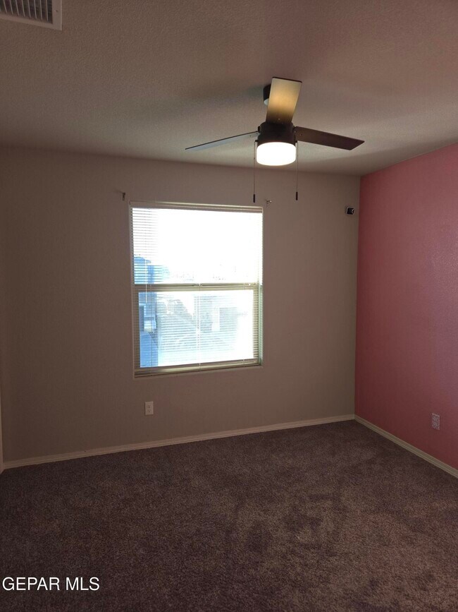 Building Photo - 1028 Aeronaut Pl