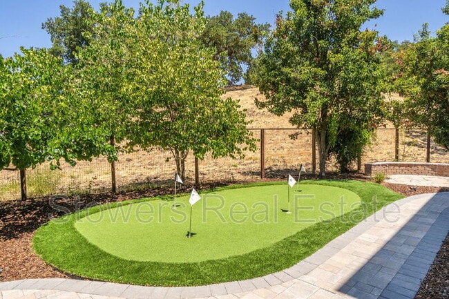Building Photo - 1301 Sugarloaf Dr