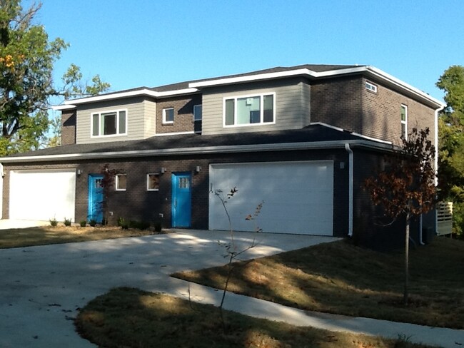 Building Photo - Wildwood 3