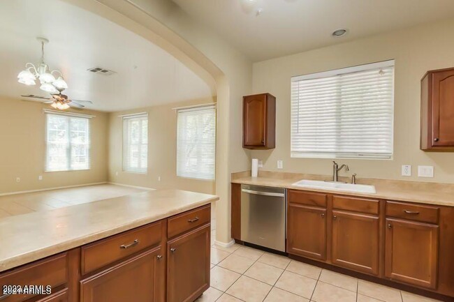 Building Photo - 4750 E Thunderheart Trail