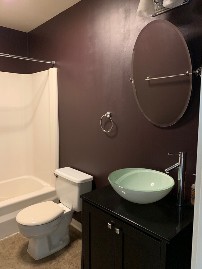 Building Photo - 103 E 8th St