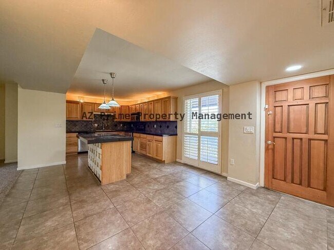 Building Photo - 7402 E Carefree Dr