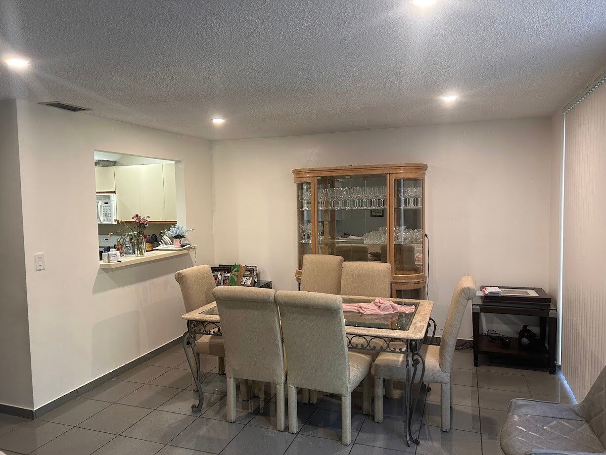 Building Photo - 3424 Torremolinos Ave