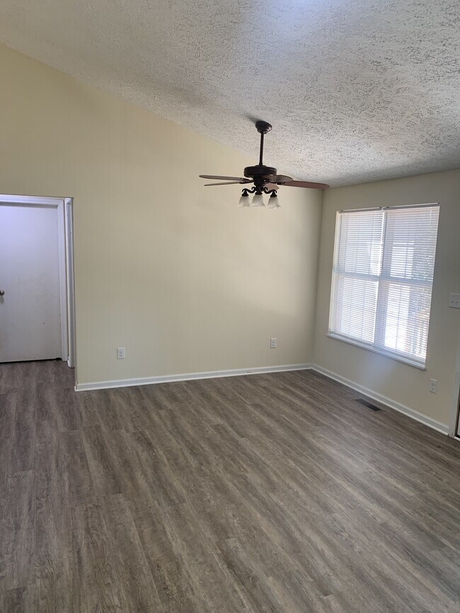 Building Photo - Crowell Rd (555)