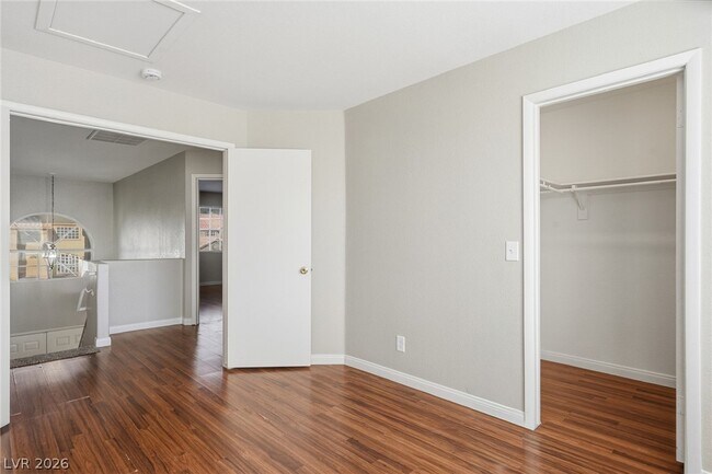 Building Photo - 808 Majestic Rock Cir