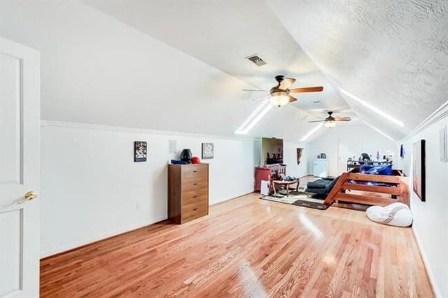 Building Photo - 780 Baker Ave