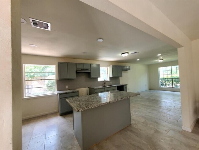 Building Photo - 22019 Kenchester Dr