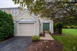 Building Photo - Super cute townhome-sleeps 4, with pool, w...