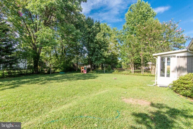 Building Photo - 8120 Drayton Ln