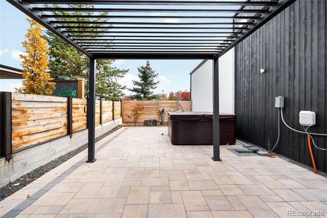 Building Photo - 3239 Robb St