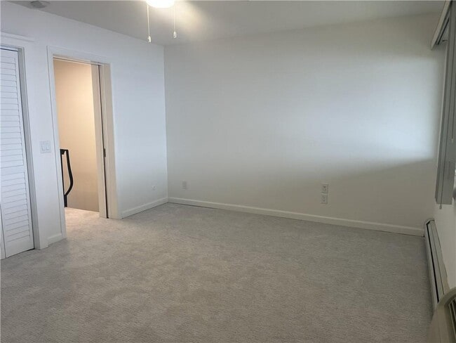 Building Photo - 400 Narragansett Pkwy