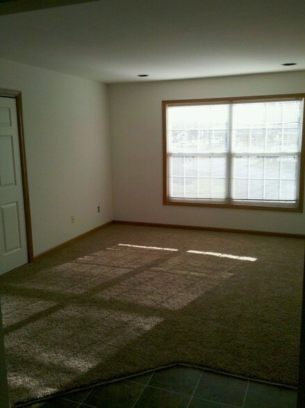 Building Photo - 2216 Curry Rd