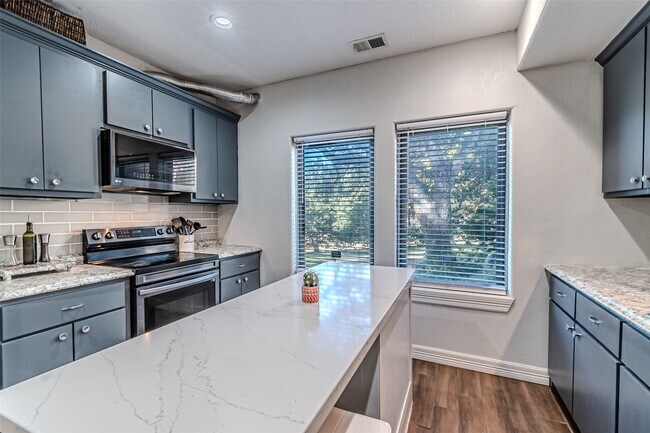 Building Photo - 15179 Kimberley Ct