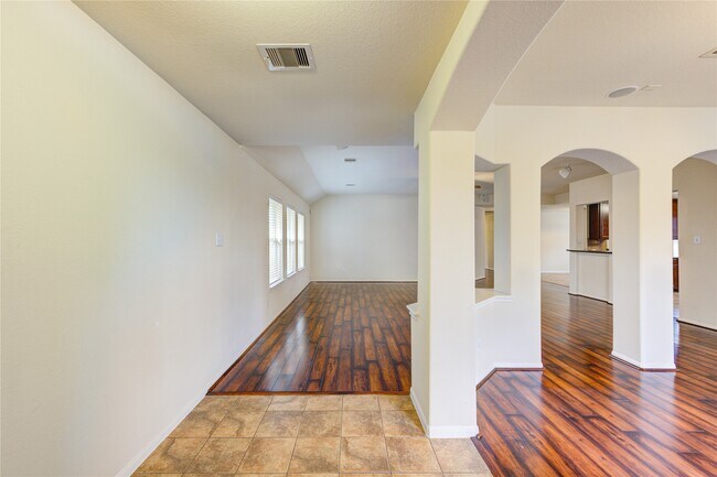 Building Photo - 2922 Halcyon Time Trail
