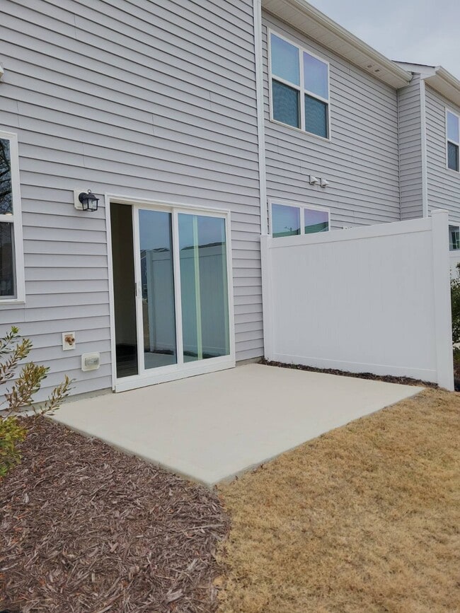 Building Photo - 1122 Tofino Dr