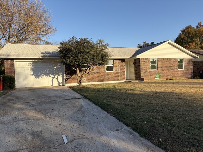 Primary Photo - 272 Echo Ln