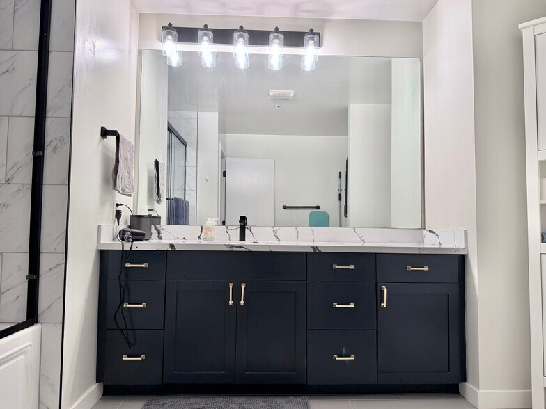 Building Photo - 1150 J St