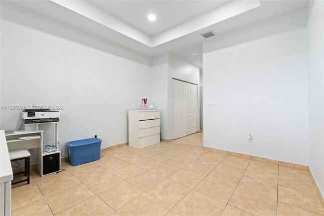 Building Photo - 2328 NE 37th Terrace