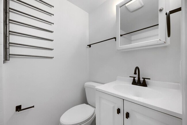 Building Photo - 8573 Black Star Cir