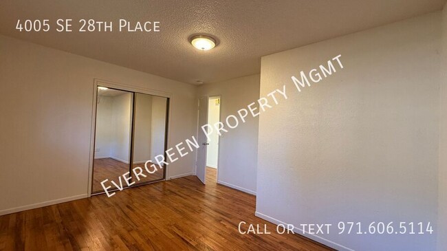 Building Photo - MOVE IN READY! $1,395 2BR/1BA With a Yard ...