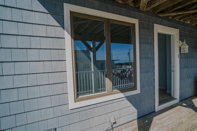 Building Photo - 3719 Ocean Ave