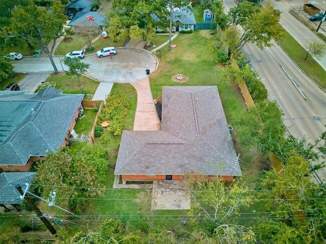 Building Photo - 1803 Sea Queen Ct