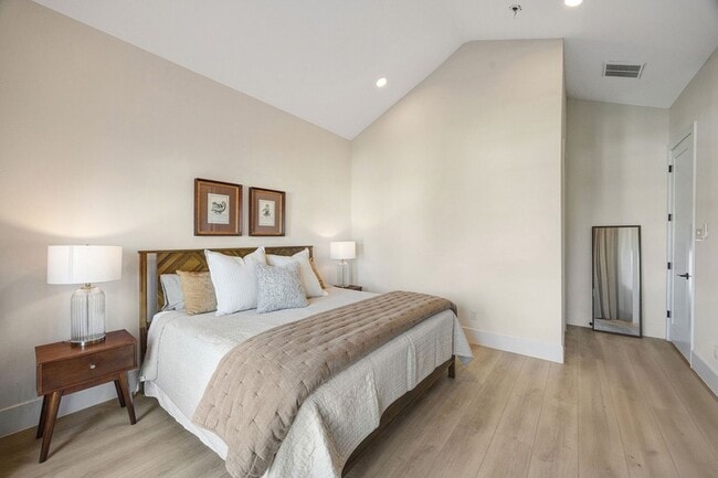 Building Photo - 3513 Castor St