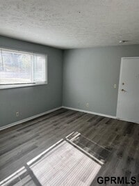 Building Photo - 817 James Pkwy