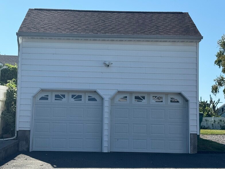 Garage / Storage Available for Extra Fee - 102 E Liberty St