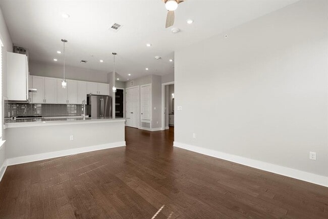 Building Photo - 4501 Jackson Ave