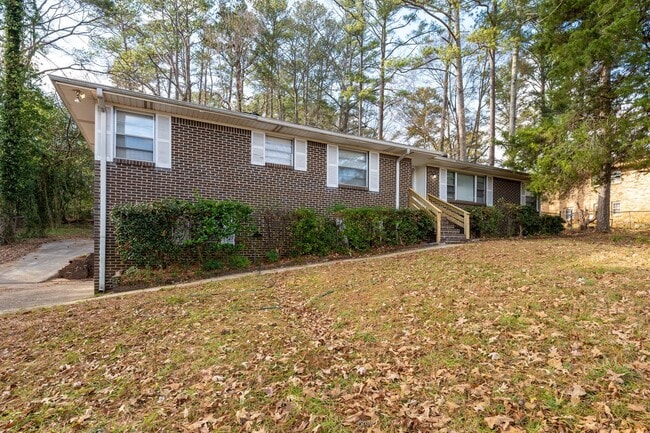 Primary Photo - Newly renovated, spacious and versatile ho...