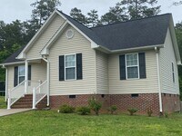 Building Photo - Beautiful three bedroom two bathroom house...