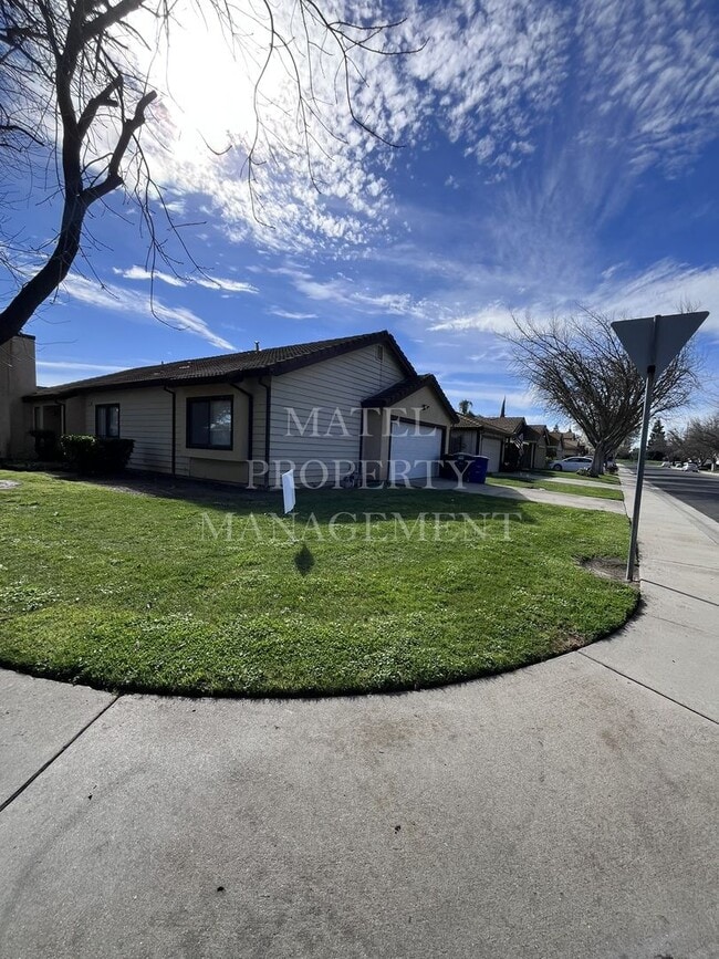 Building Photo - 509 Pirinen Ln