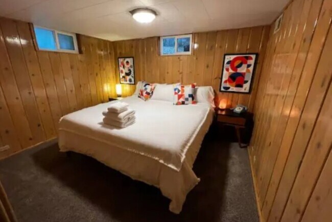 Building Photo - 1945 S 2600 E