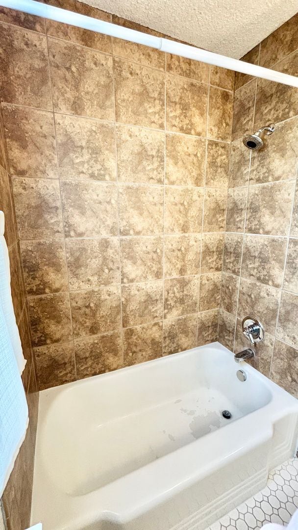 Building Photo - Modern Comfort in the Heart of Hosford Abernethy!