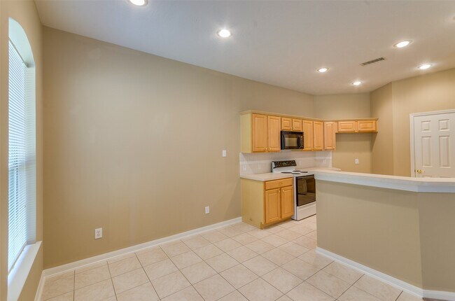 Building Photo - 18 Orchard Dale Cir