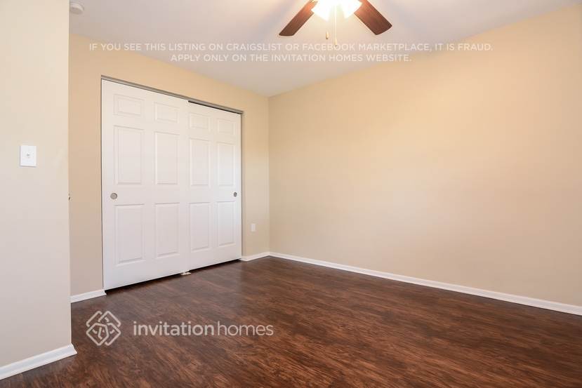 Building Photo - 2111 Almeria Way S
