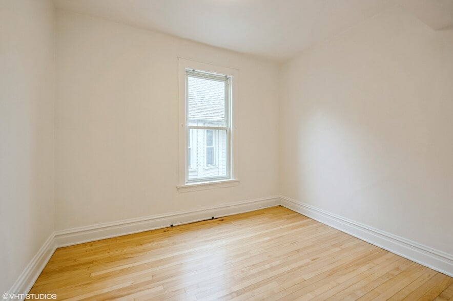 2nd Bedroom Unit #2 - 5138 W Montrose Ave