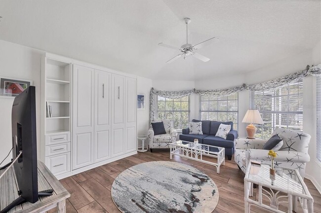 Building Photo - 11 Amberjack Ln