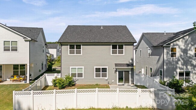 Building Photo - 1109 Masefield Ave