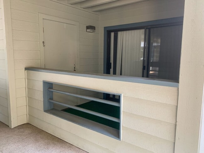 Building Photo - Perfect blend of convenience and comfort 2/2 San Mateo