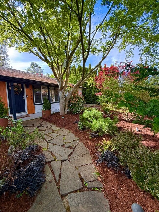 Building Photo - Beautifully landscaped Fall City gem  with a private backyard oasis!