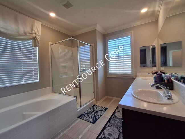 Building Photo - 24355 Verdugo Cir