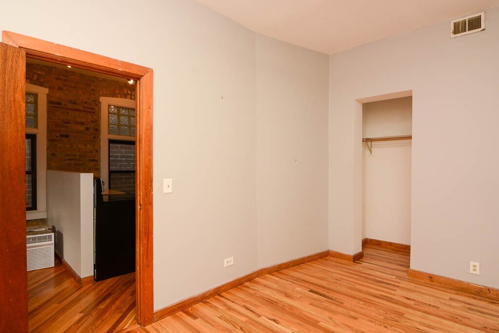 Building Photo - 1720 N Damen Ave