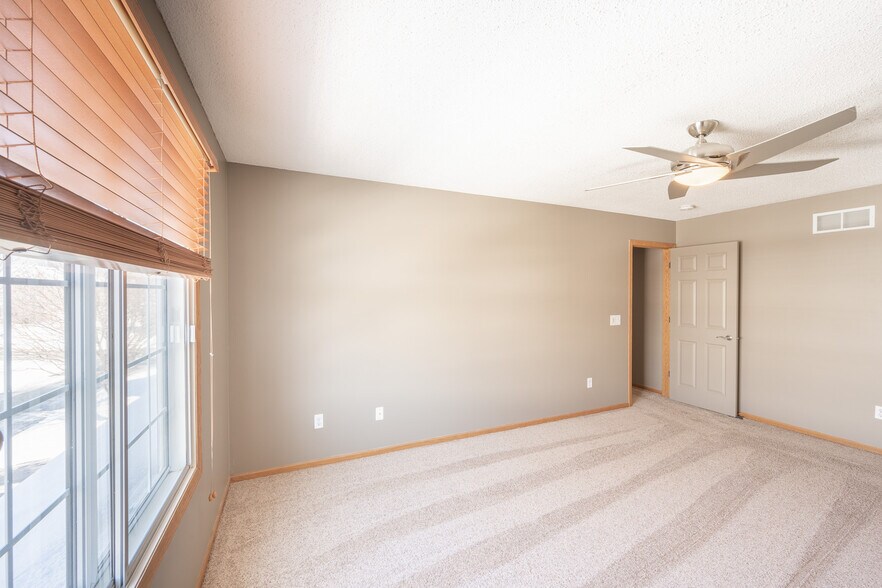 Building Photo - 17985 96th Ave N