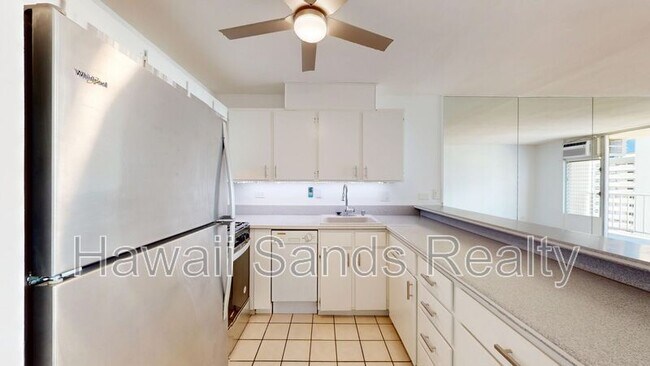 Building Photo - 2452 Tusitala St