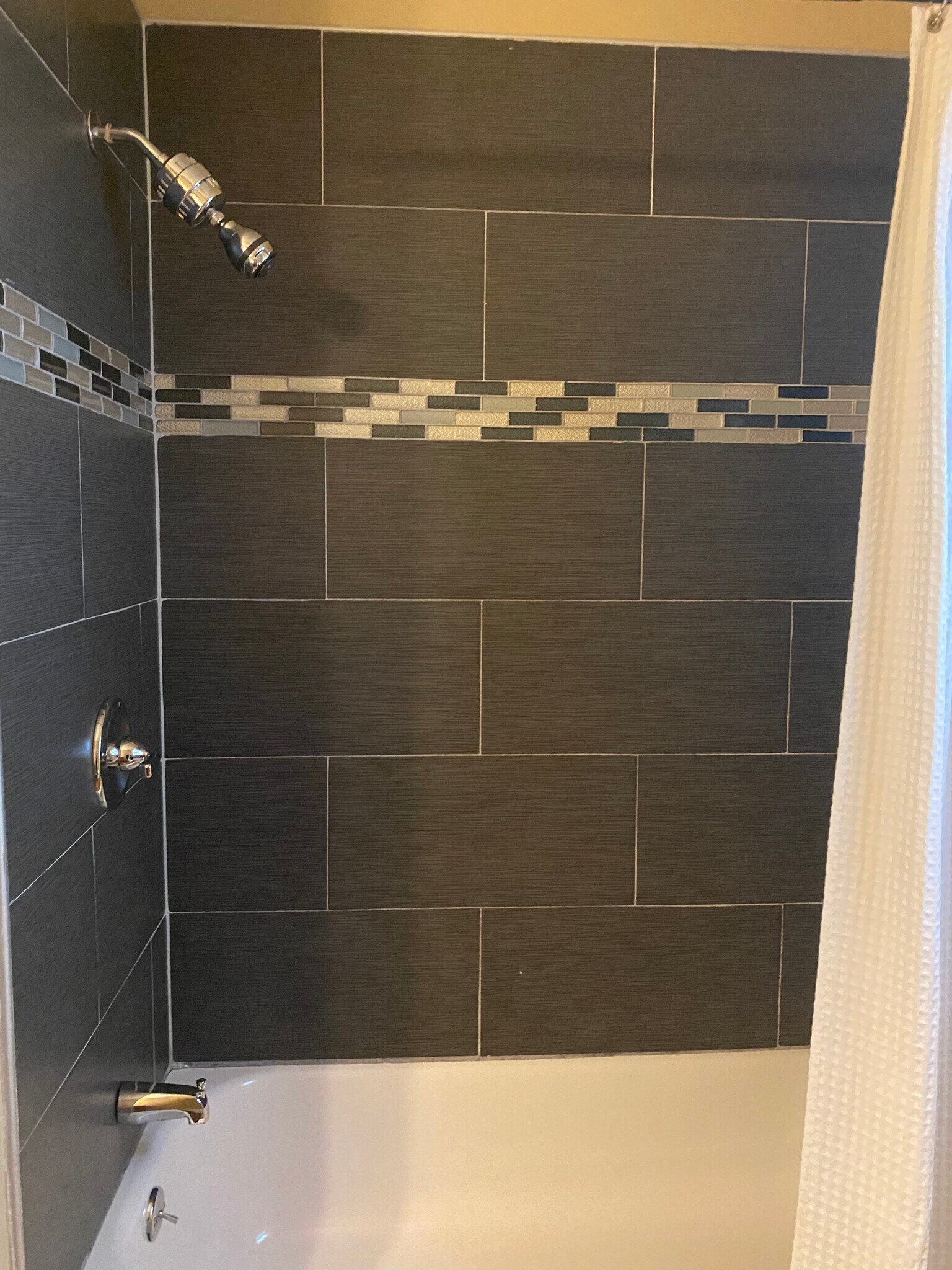 Building Photo - 915 N Los Robles Ave